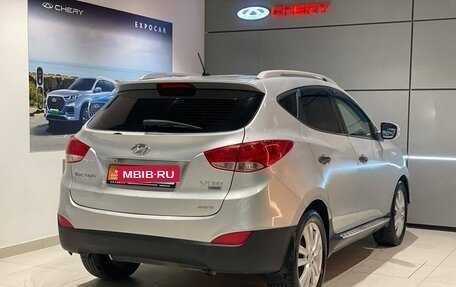 Hyundai Tucson III, 2010 год, 870 000 рублей, 5 фотография