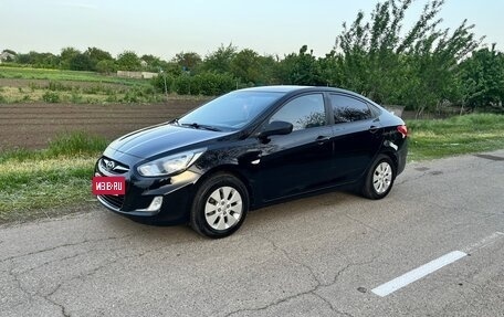 Hyundai Solaris II рестайлинг, 2011 год, 600 000 рублей, 3 фотография