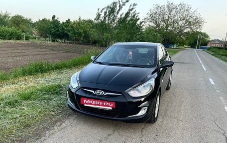 Hyundai Solaris II рестайлинг, 2011 год, 600 000 рублей, 5 фотография