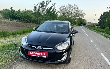 Hyundai Solaris II рестайлинг, 2011 год, 600 000 рублей, 4 фотография