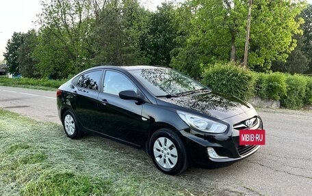 Hyundai Solaris II рестайлинг, 2011 год, 600 000 рублей, 7 фотография