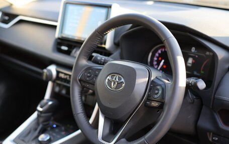 Toyota RAV4, 2019 год, 3 200 000 рублей, 5 фотография