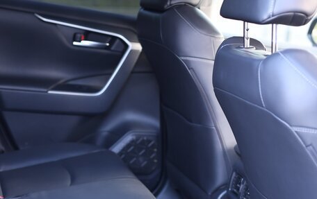 Toyota RAV4, 2019 год, 3 200 000 рублей, 6 фотография