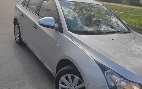 Chevrolet Cruze II, 2012 год, 590 000 рублей, 3 фотография
