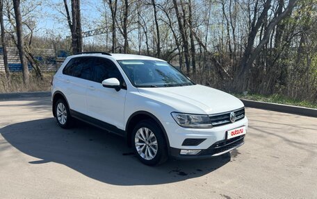 Volkswagen Tiguan II, 2017 год, 2 000 000 рублей, 2 фотография