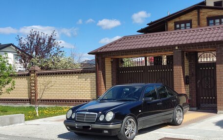 Mercedes-Benz E-Класс, 1998 год, 630 000 рублей, 4 фотография