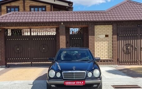 Mercedes-Benz E-Класс, 1998 год, 630 000 рублей, 3 фотография