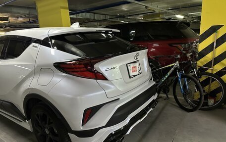 Toyota C-HR I рестайлинг, 2022 год, 2 900 000 рублей, 11 фотография