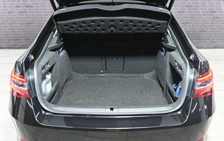 Skoda Superb III рестайлинг, 2018 год, 1 975 000 рублей, 6 фотография
