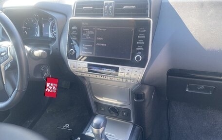 Toyota Land Cruiser Prado 150 рестайлинг 2, 2022 год, 5 200 000 рублей, 8 фотография