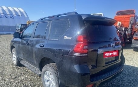 Toyota Land Cruiser Prado 150 рестайлинг 2, 2022 год, 5 200 000 рублей, 7 фотография