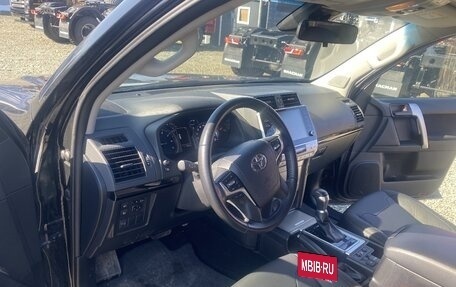 Toyota Land Cruiser Prado 150 рестайлинг 2, 2022 год, 5 200 000 рублей, 10 фотография
