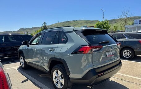 Toyota RAV4, 2021 год, 2 599 000 рублей, 4 фотография