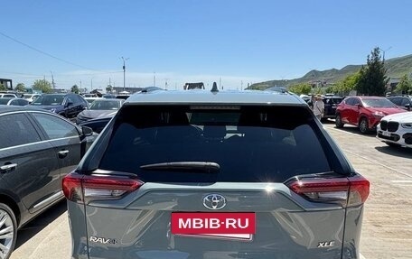 Toyota RAV4, 2021 год, 2 599 000 рублей, 5 фотография