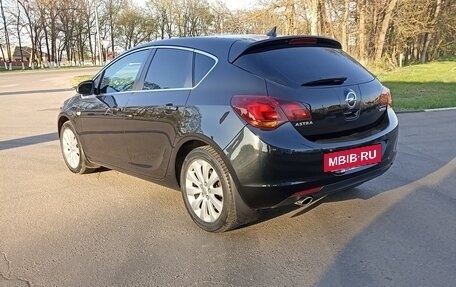 Opel Astra J, 2011 год, 850 000 рублей, 6 фотография