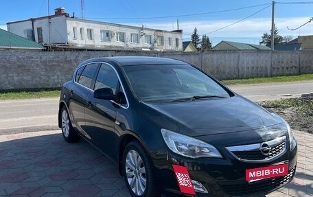 Opel Astra J, 2011 год, 850 000 рублей, 2 фотография
