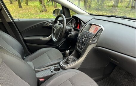 Opel Astra J, 2011 год, 850 000 рублей, 8 фотография