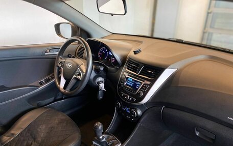 Hyundai Solaris II рестайлинг, 2016 год, 1 075 000 рублей, 12 фотография