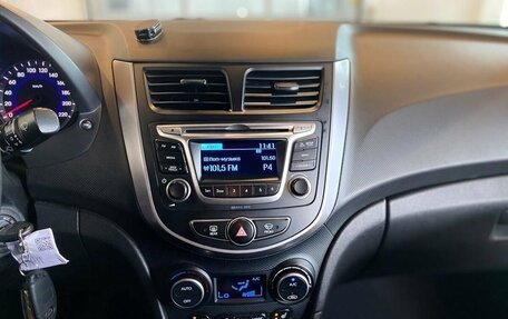 Hyundai Solaris II рестайлинг, 2016 год, 1 075 000 рублей, 13 фотография