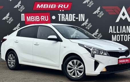 KIA Rio IV, 2021 год, 1 375 000 рублей, 1 фотография