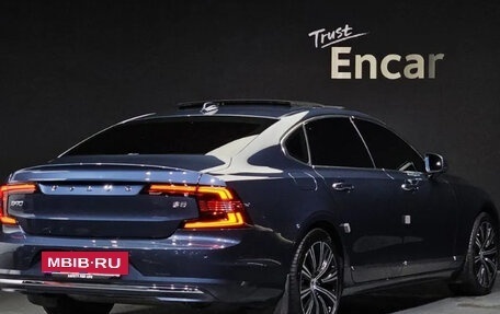 Volvo S90 II рестайлинг, 2023 год, 4 280 000 рублей, 2 фотография