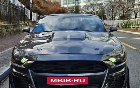 Ford Mustang VI рестайлинг, 2020 год, 2 200 000 рублей, 3 фотография