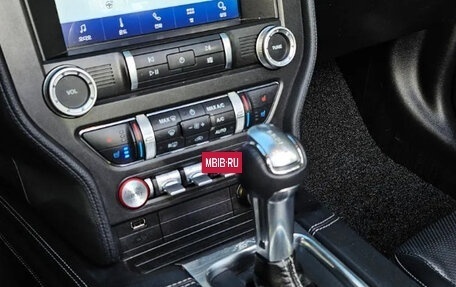 Ford Mustang VI рестайлинг, 2020 год, 2 200 000 рублей, 11 фотография