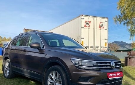 Volkswagen Tiguan II, 2017 год, 2 800 000 рублей, 2 фотография