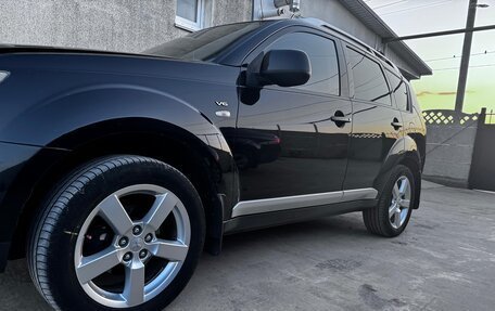 Mitsubishi Outlander III рестайлинг 3, 2007 год, 1 200 000 рублей, 4 фотография