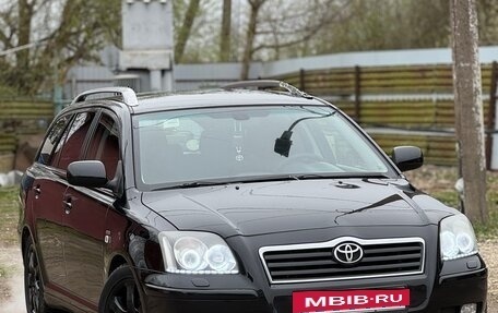 Toyota Avensis III рестайлинг, 2005 год, 990 000 рублей, 3 фотография