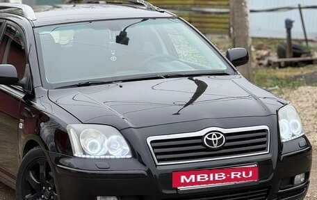 Toyota Avensis III рестайлинг, 2005 год, 990 000 рублей, 2 фотография
