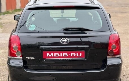 Toyota Avensis III рестайлинг, 2005 год, 990 000 рублей, 10 фотография