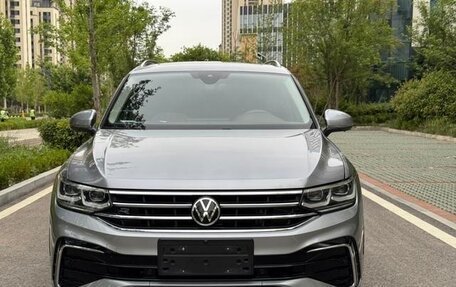 Volkswagen Tiguan II, 2022 год, 2 550 000 рублей, 2 фотография