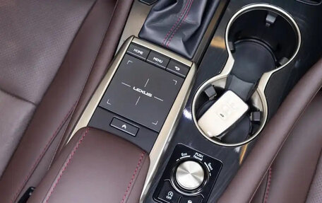 Lexus RX IV рестайлинг, 2022 год, 4 970 000 рублей, 11 фотография