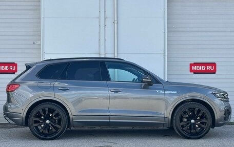 Volkswagen Touareg III, 2019 год, 4 300 000 рублей, 4 фотография