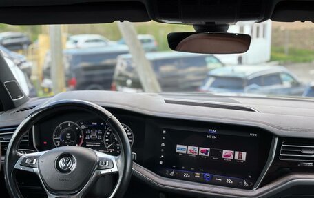 Volkswagen Touareg III, 2019 год, 4 300 000 рублей, 11 фотография