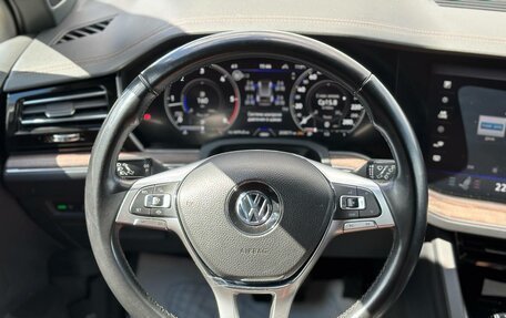 Volkswagen Touareg III, 2019 год, 4 300 000 рублей, 14 фотография