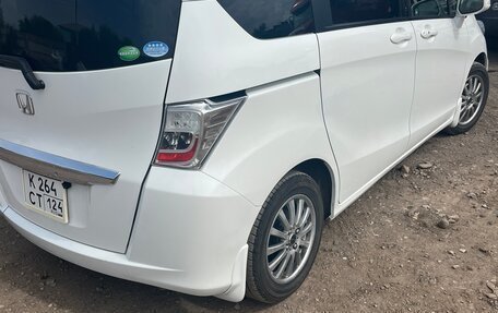 Honda Freed I, 2013 год, 1 289 000 рублей, 2 фотография