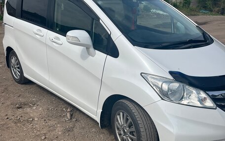 Honda Freed I, 2013 год, 1 289 000 рублей, 5 фотография
