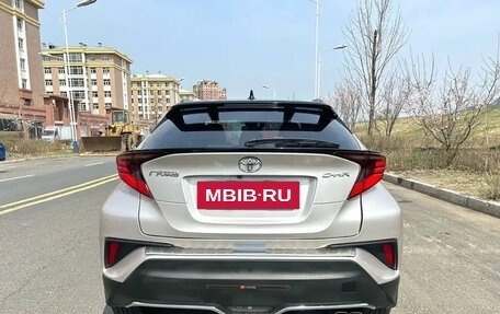 Toyota C-HR I рестайлинг, 2021 год, 1 800 000 рублей, 6 фотография