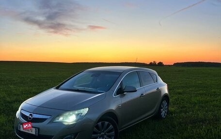 Opel Astra J, 2011 год, 600 000 рублей, 3 фотография