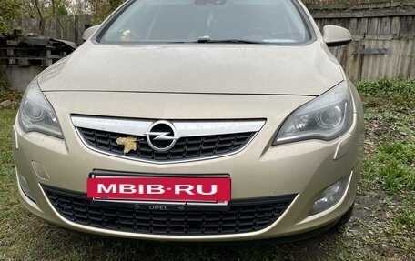 Opel Astra J, 2011 год, 600 000 рублей, 5 фотография