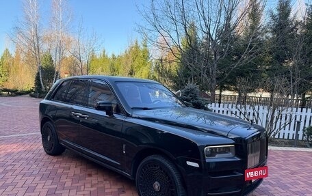 Rolls-Royce Cullinan, 2022 год, 39 500 000 рублей, 3 фотография