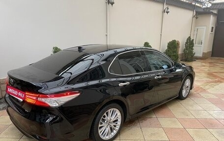 Toyota Camry, 2019 год, 2 800 000 рублей, 2 фотография