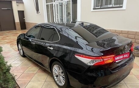 Toyota Camry, 2019 год, 2 800 000 рублей, 4 фотография