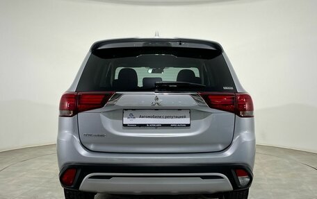 Mitsubishi Outlander III рестайлинг 3, 2022 год, 2 939 000 рублей, 3 фотография