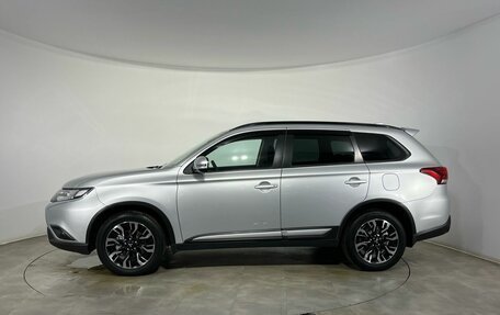 Mitsubishi Outlander III рестайлинг 3, 2022 год, 2 939 000 рублей, 2 фотография
