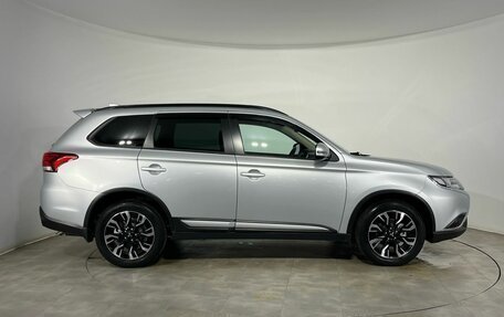 Mitsubishi Outlander III рестайлинг 3, 2022 год, 2 939 000 рублей, 5 фотография