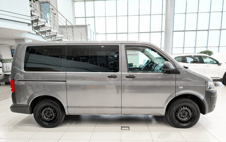 Volkswagen Caravelle T5, 2014 год, 1 850 000 рублей, 4 фотография