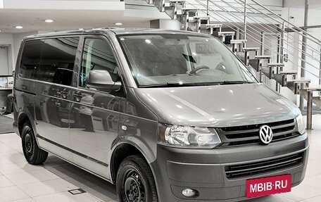 Volkswagen Caravelle T5, 2014 год, 1 850 000 рублей, 3 фотография